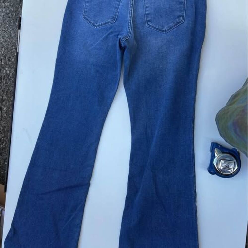 Old Navy High-Rise Wow Flare Jeans Size 4